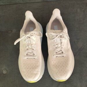 Women's Hoka Clifton Shoes